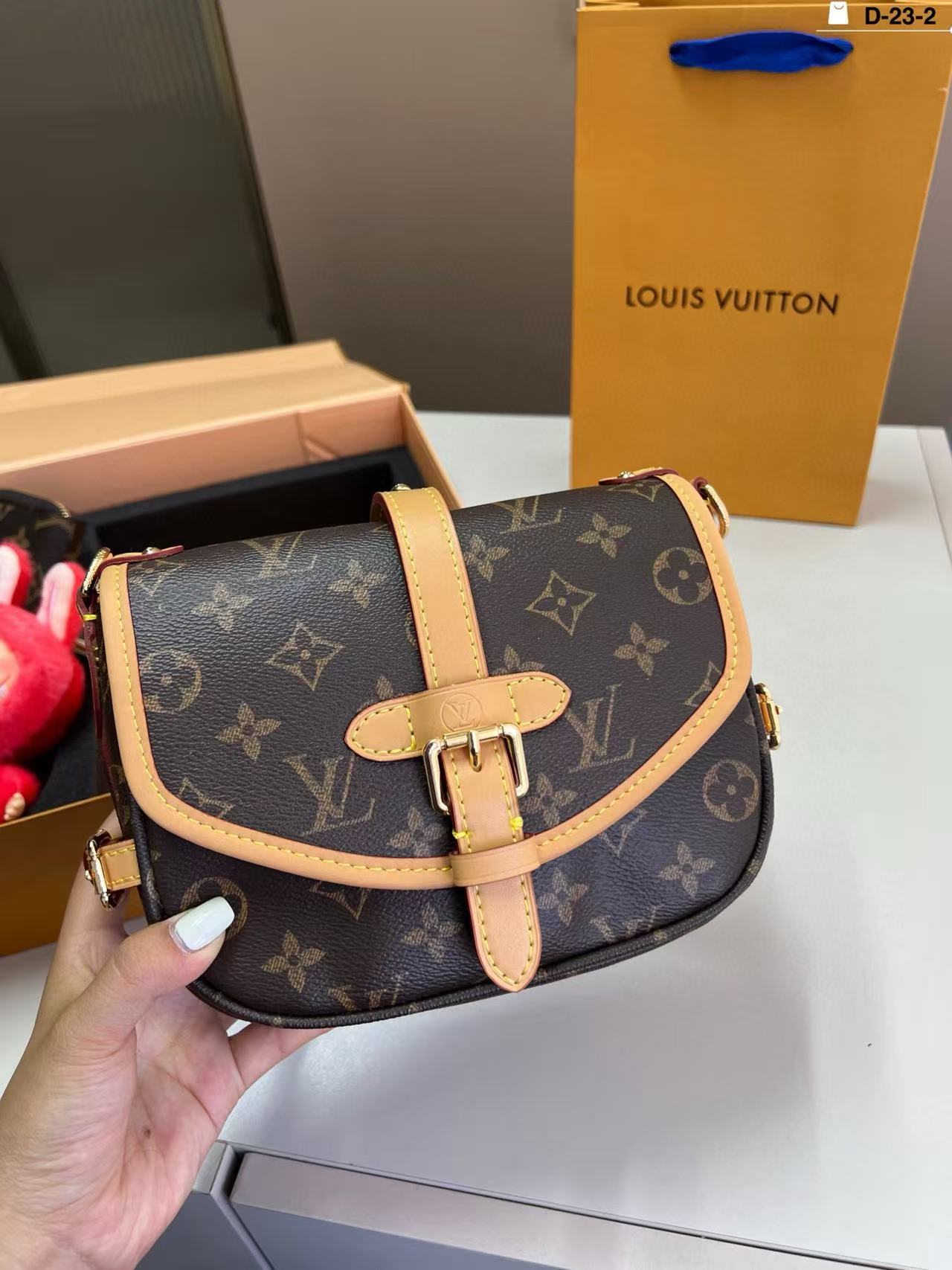 LV折りたたみショルダーバッグ【50％割引+送料無料】