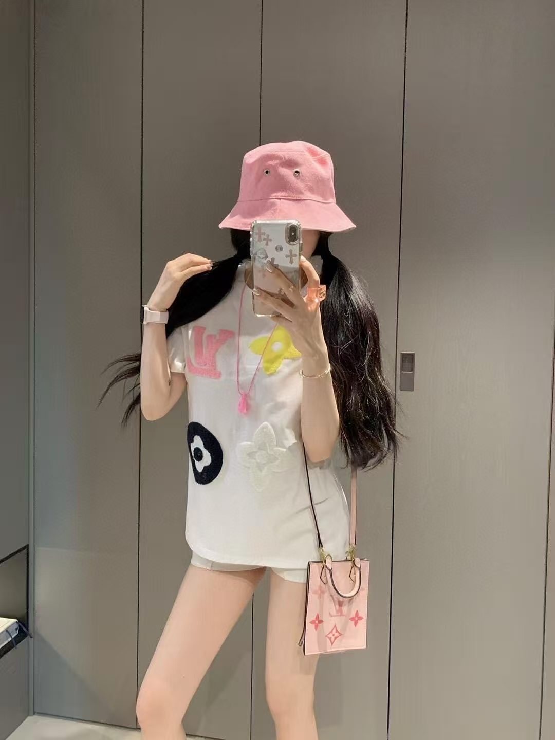 LVタオル刺繍Tシャツ【 50％割引+送料無料】