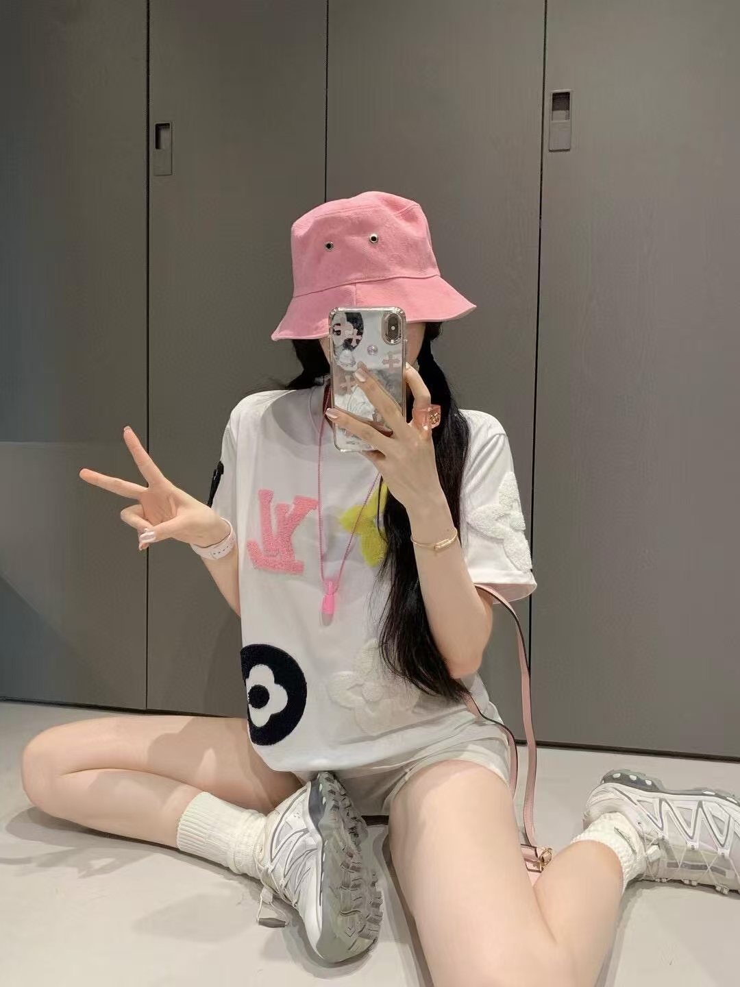 LVタオル刺繍Tシャツ【 50％割引+送料無料】