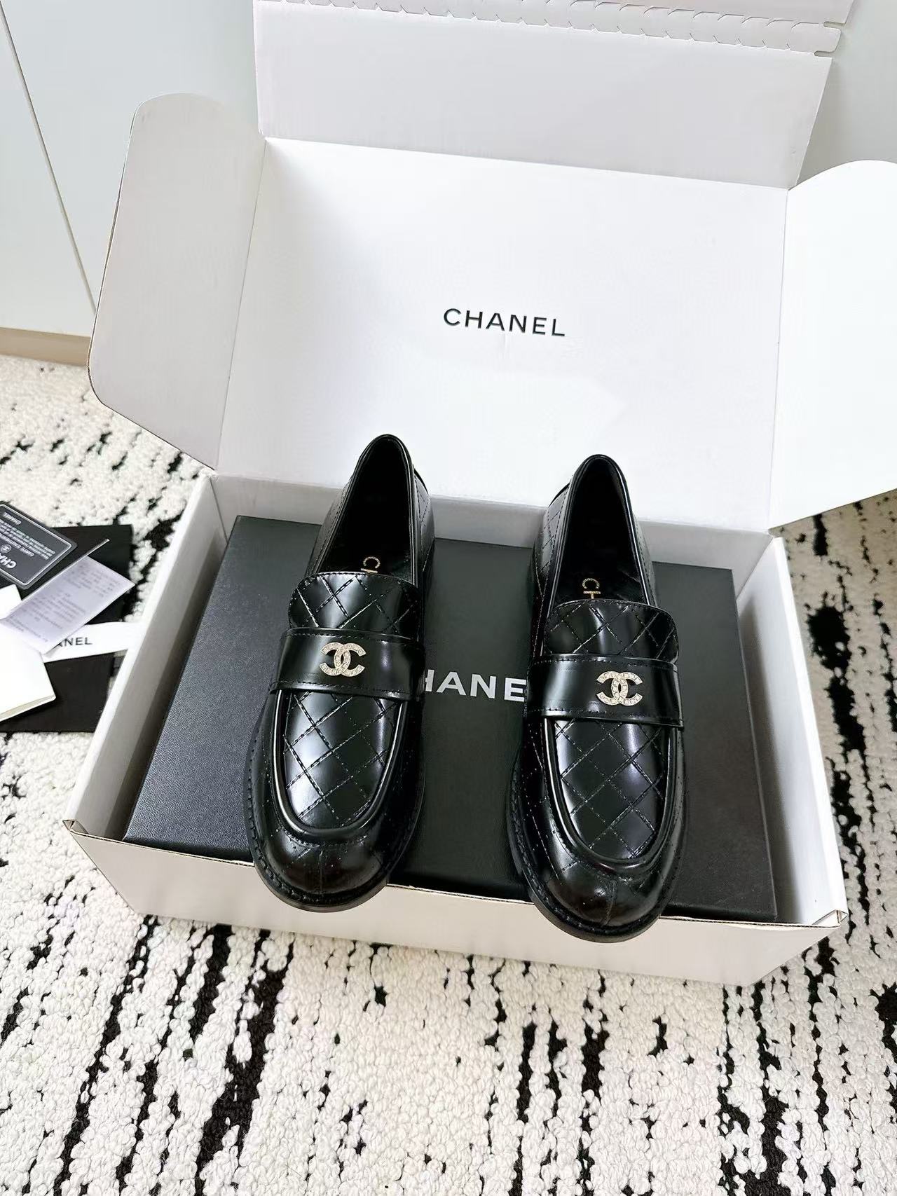 CHANE1 高品質ダブルCダイヤモンドバックルローファー【50％割引+送料無料】