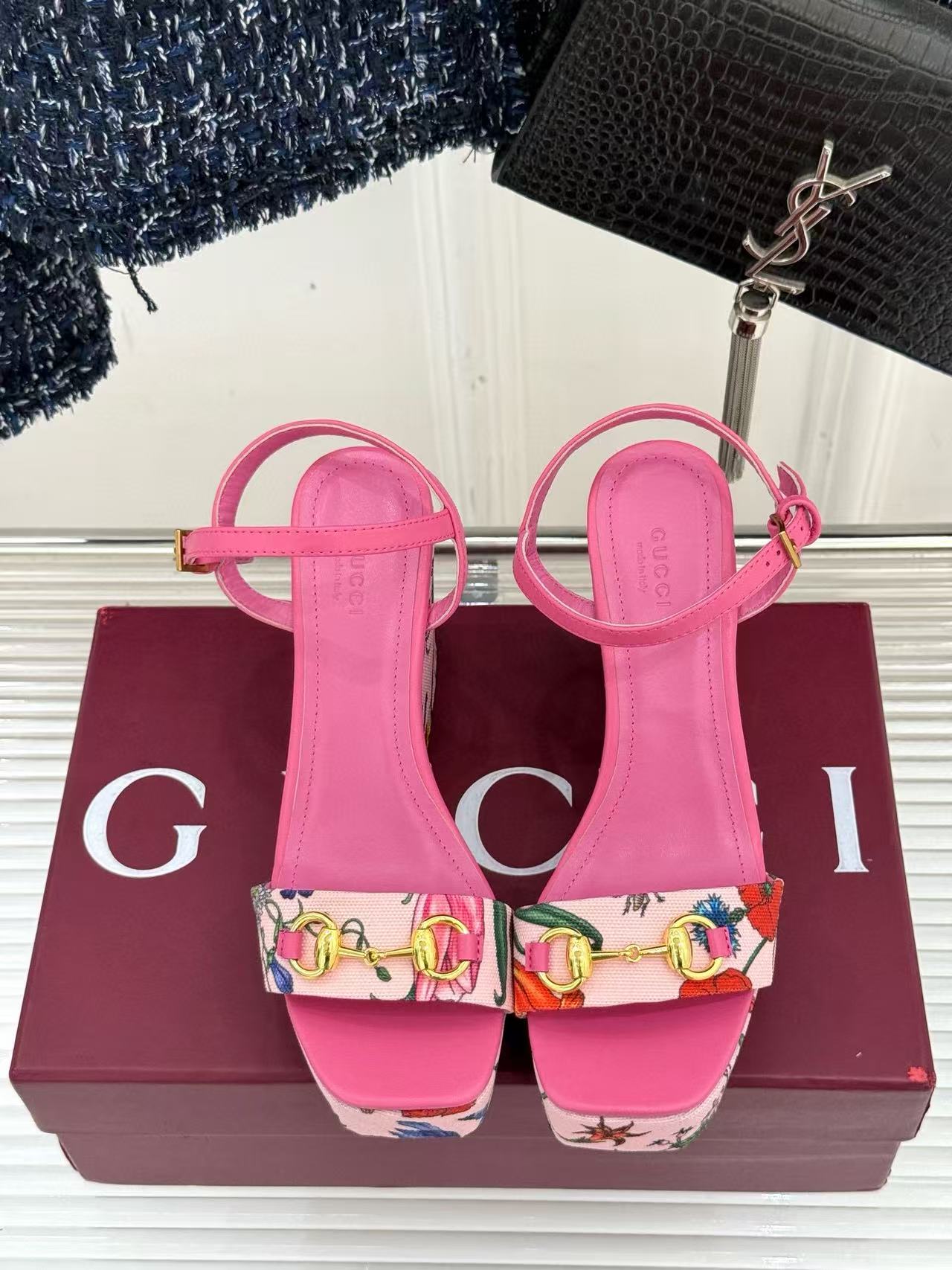 GUCC1 高品質プリント ホースビット ハイヒールサンダル【50%割引+送料無料】