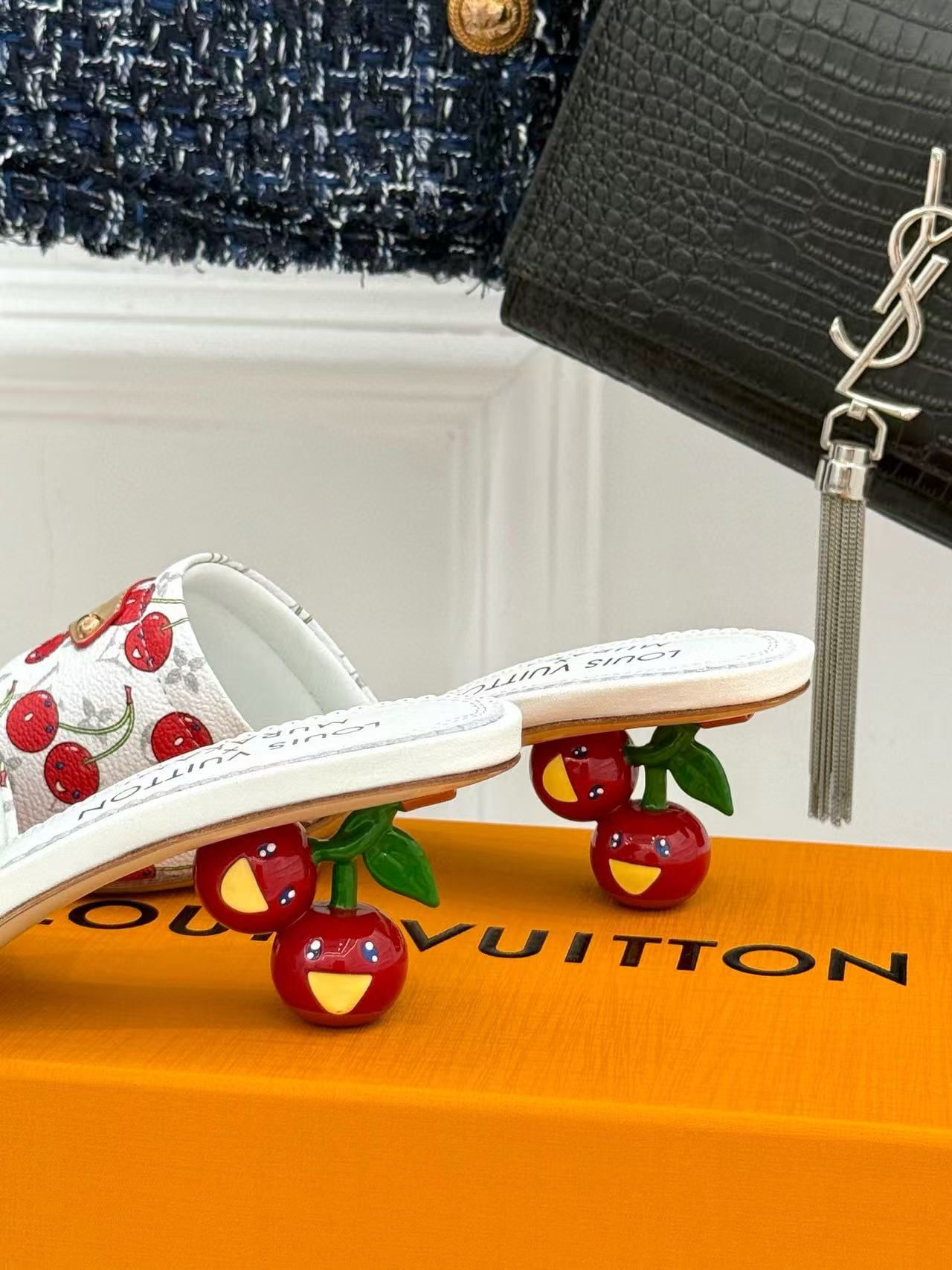 LVの高品質チェリーローヒール【50%割引+送料無料】