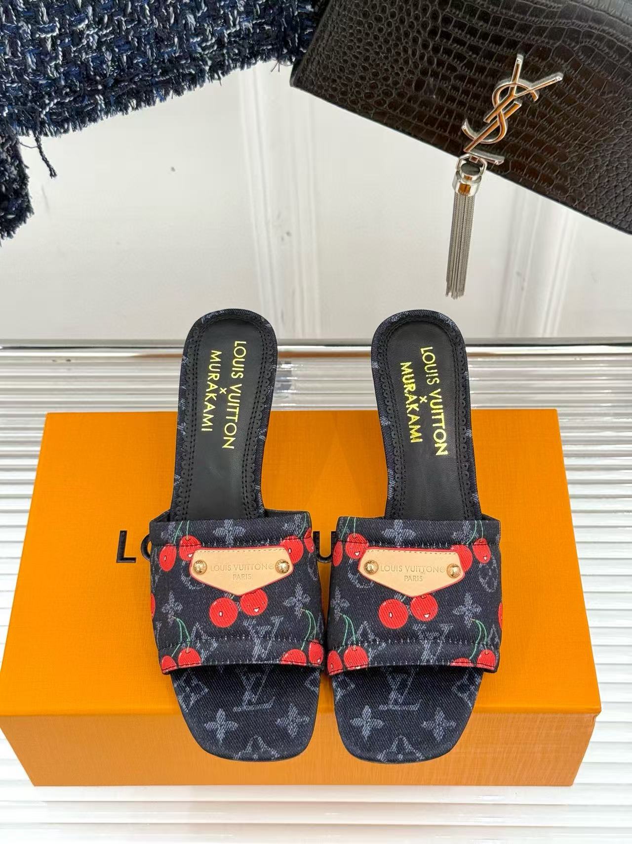 LVの高品質チェリーローヒール【50%割引+送料無料】