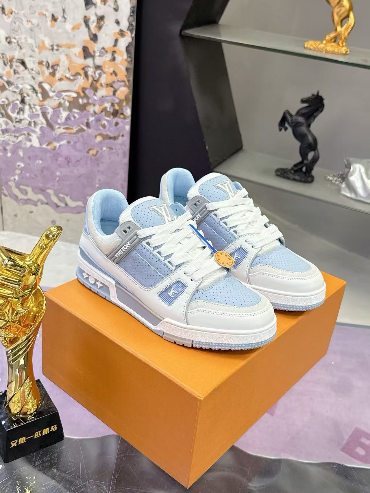 LVの高品質カジュアルシューズ【50％割引+送料無料】