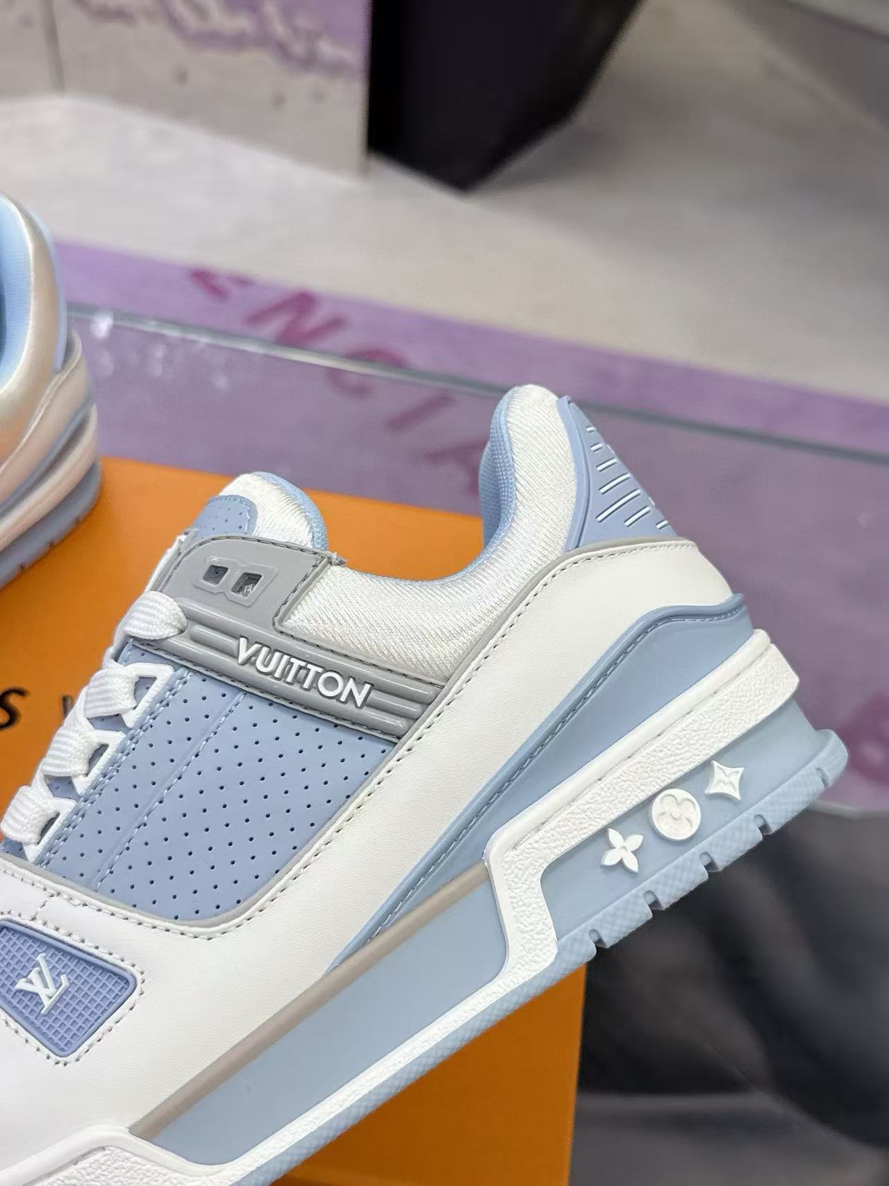 LVの高品質カジュアルシューズ【50％割引+送料無料】