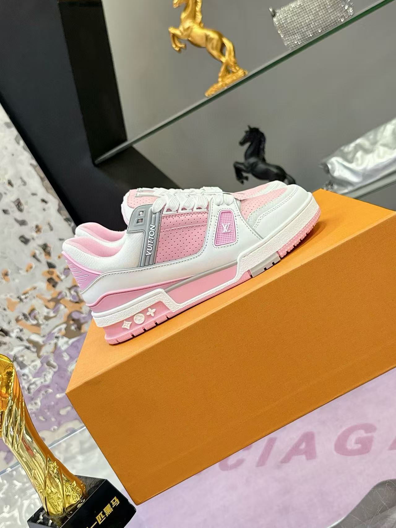 LVの高品質カジュアルシューズ【50％割引+送料無料】