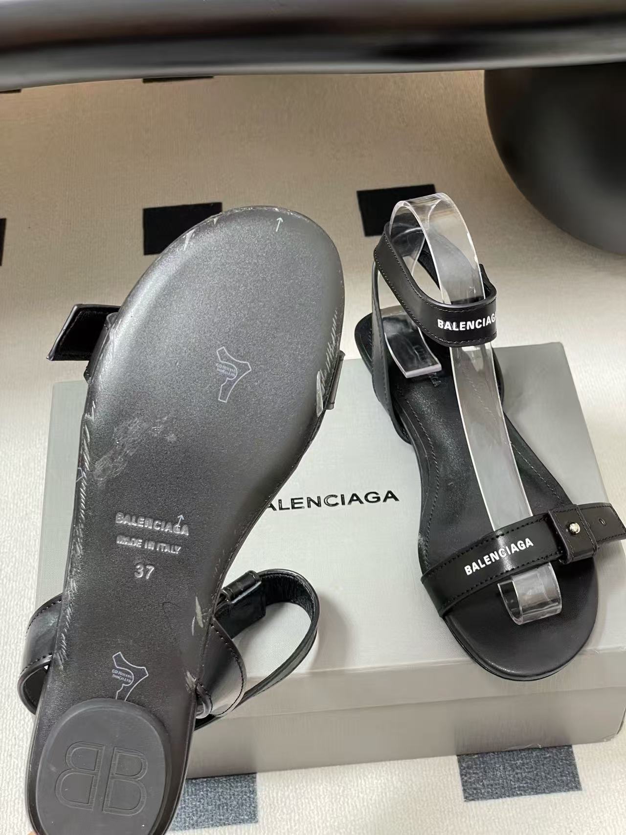 BALENC1AGの高品質フラットサンダル【50%割引+送料無料】