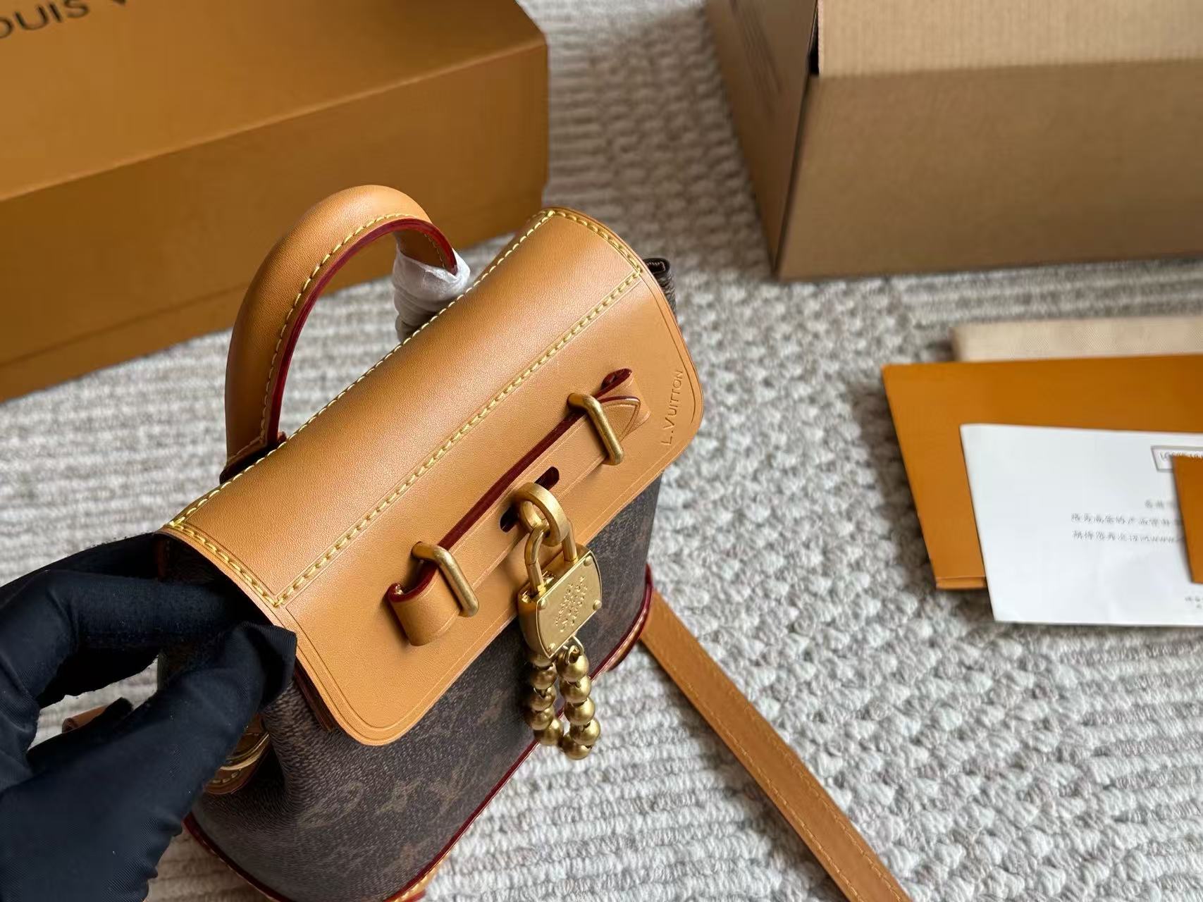 LV ユニセックス クロスボディバッグ【50％割引+送料無料】