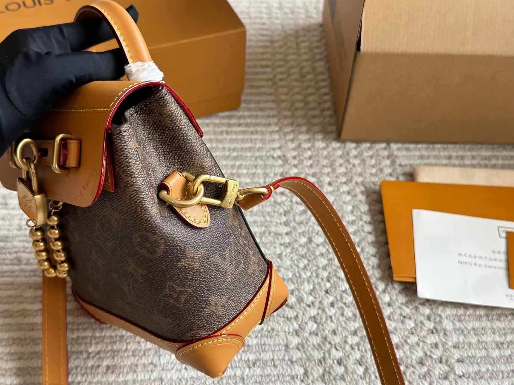 LV ユニセックス クロスボディバッグ【50％割引+送料無料】