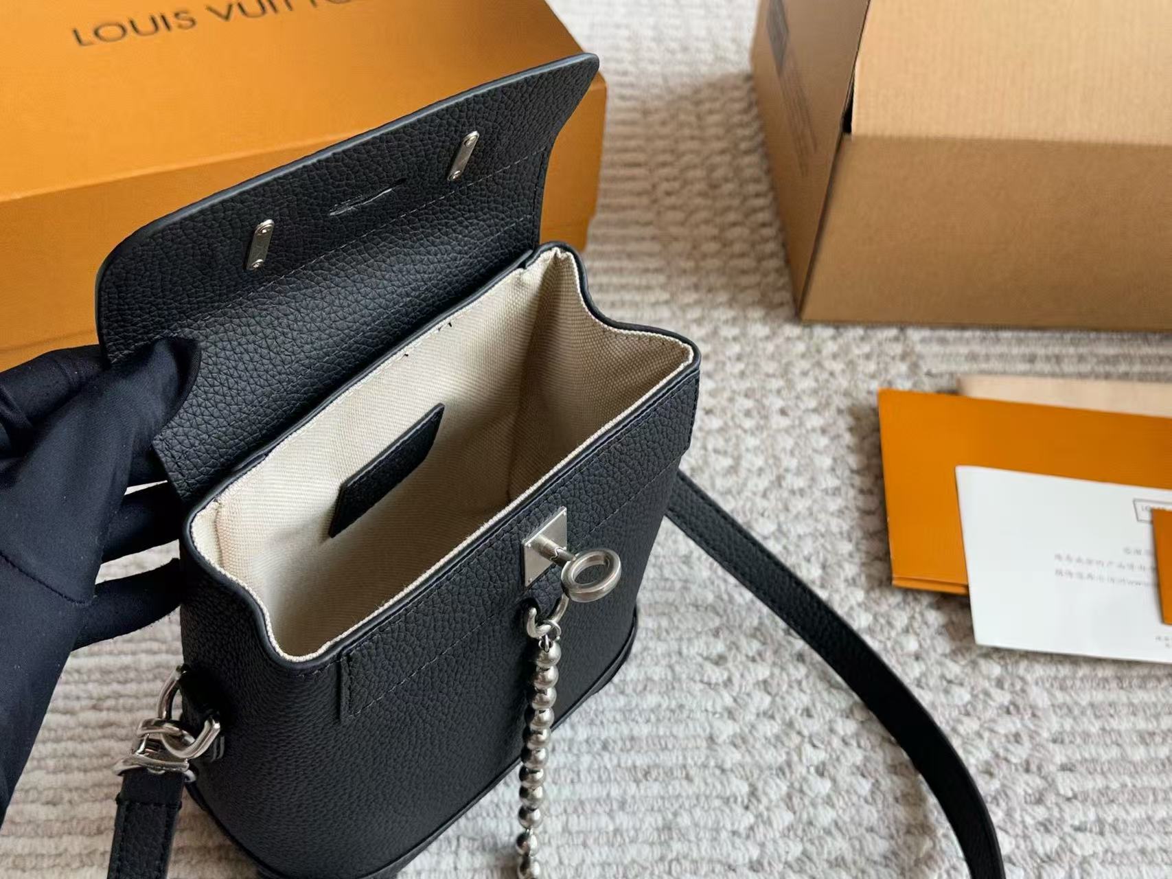 LV ユニセックス クロスボディバッグ【50％割引+送料無料】