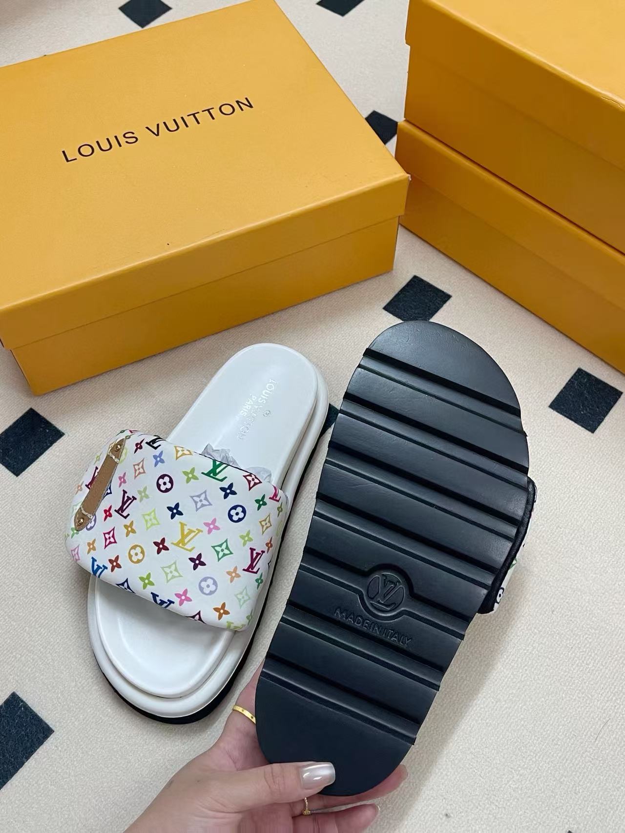 LVプリントのブレッドスリッパ【50％割引+送料無料】