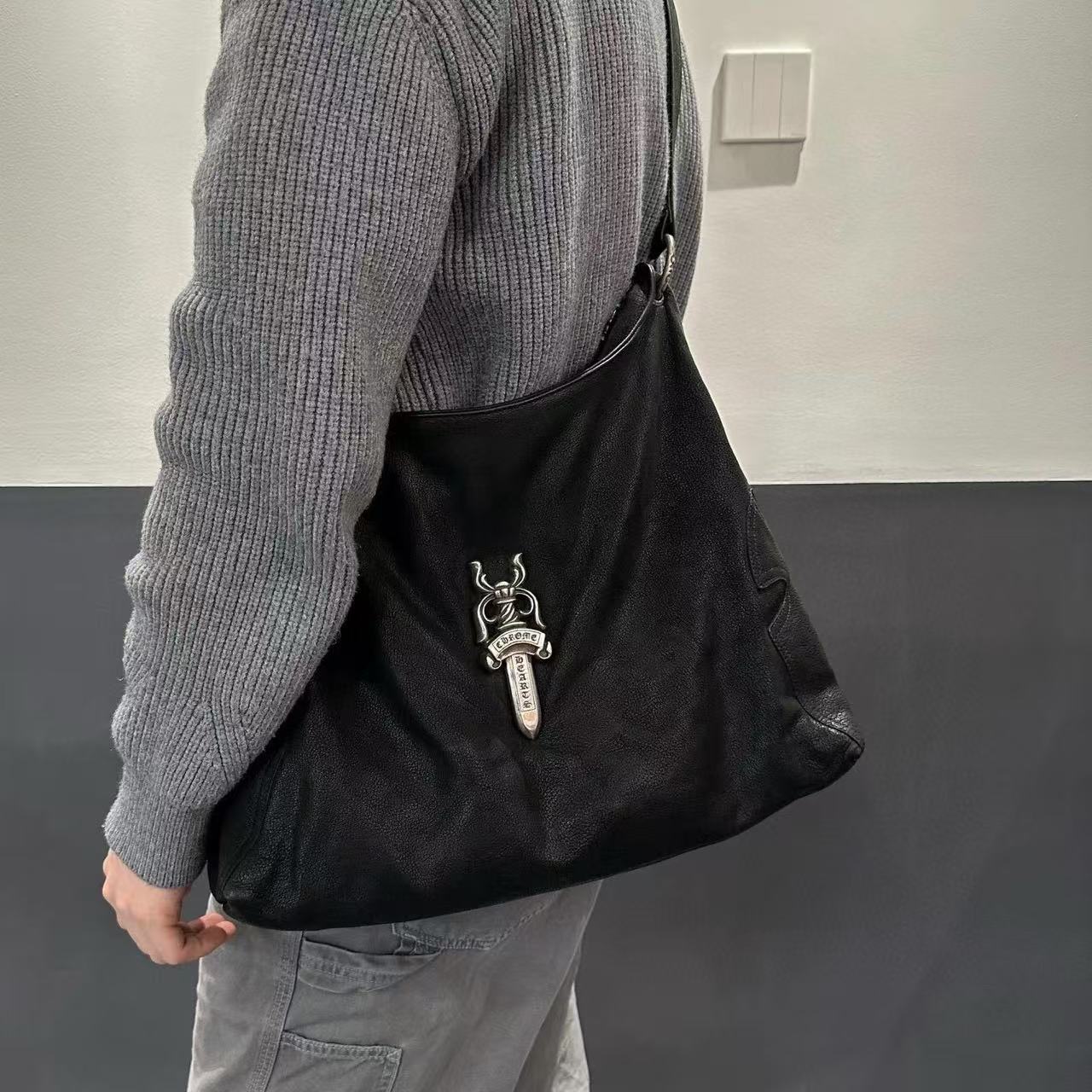 Chr0me Hearts 牛革アンダーアームバッグ【50%割引+送料無料】