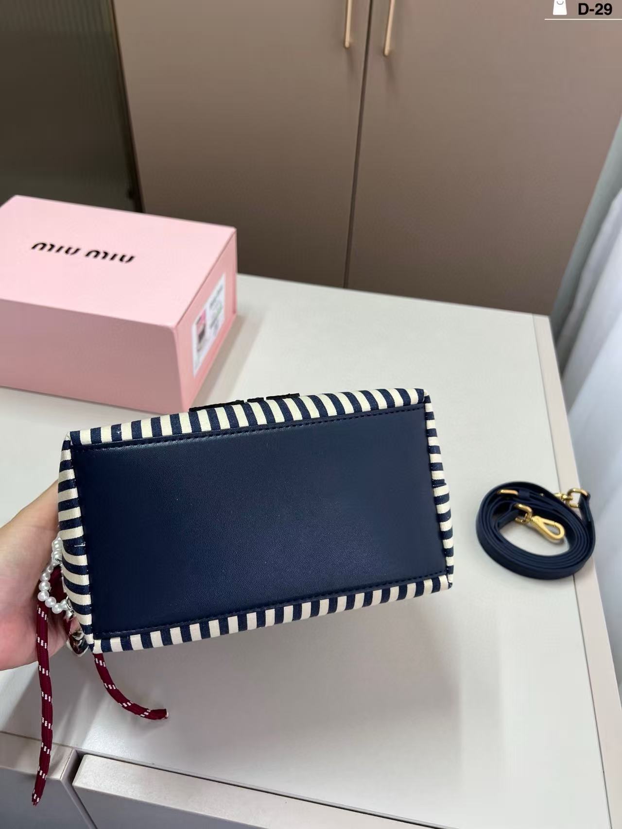 M1UM1U ストライプトートバッグ【50%割引+送料無料】