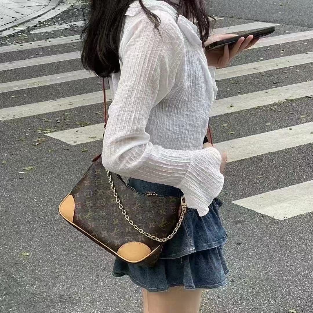 LVホーンチェーンアンダーアームバッグ【50％割引+送料無料】