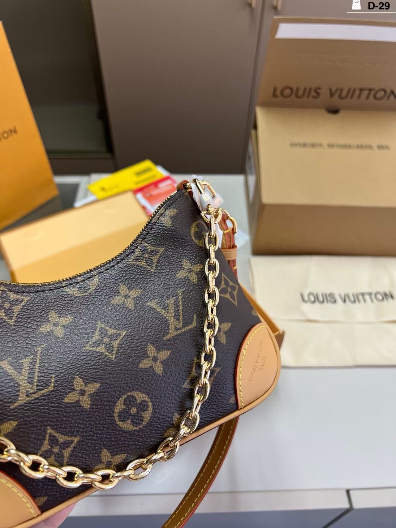 LVホーンチェーンアンダーアームバッグ【50％割引+送料無料】