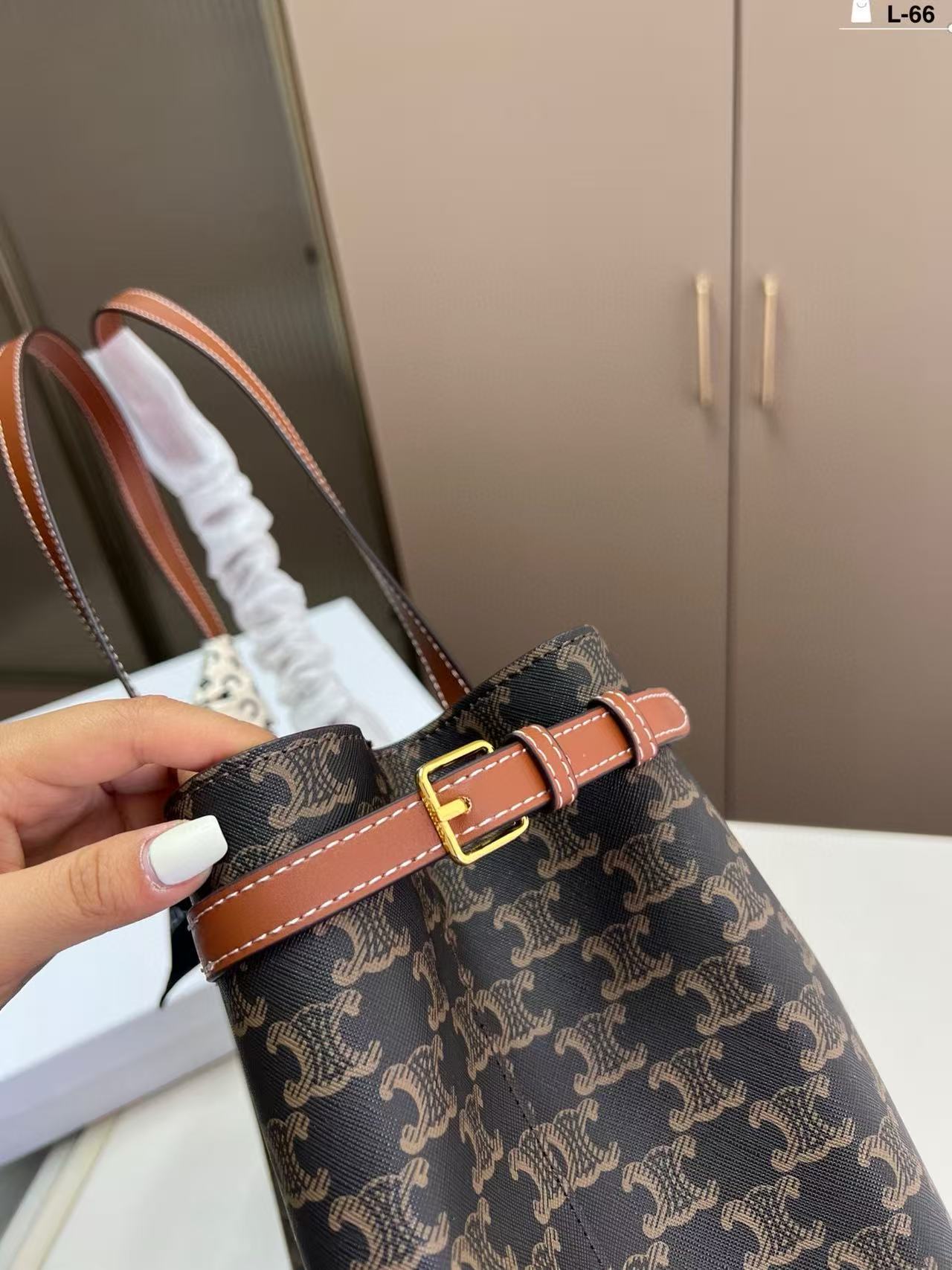 CEL1NE 凱旋門プリント ショッピングバッグ【50%割引+送料無料】