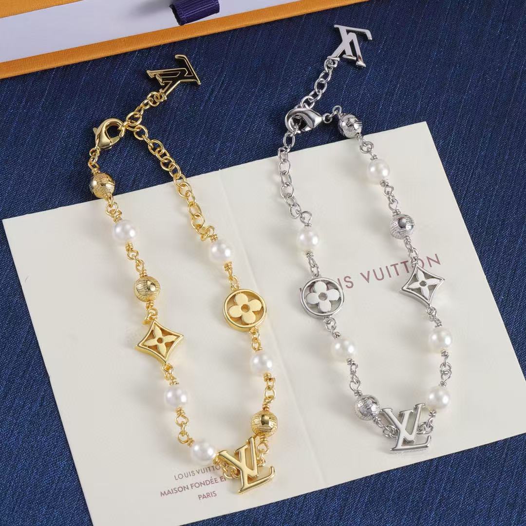LV四つ葉のクローバーパールブレスレット【50％割引+送料無料】