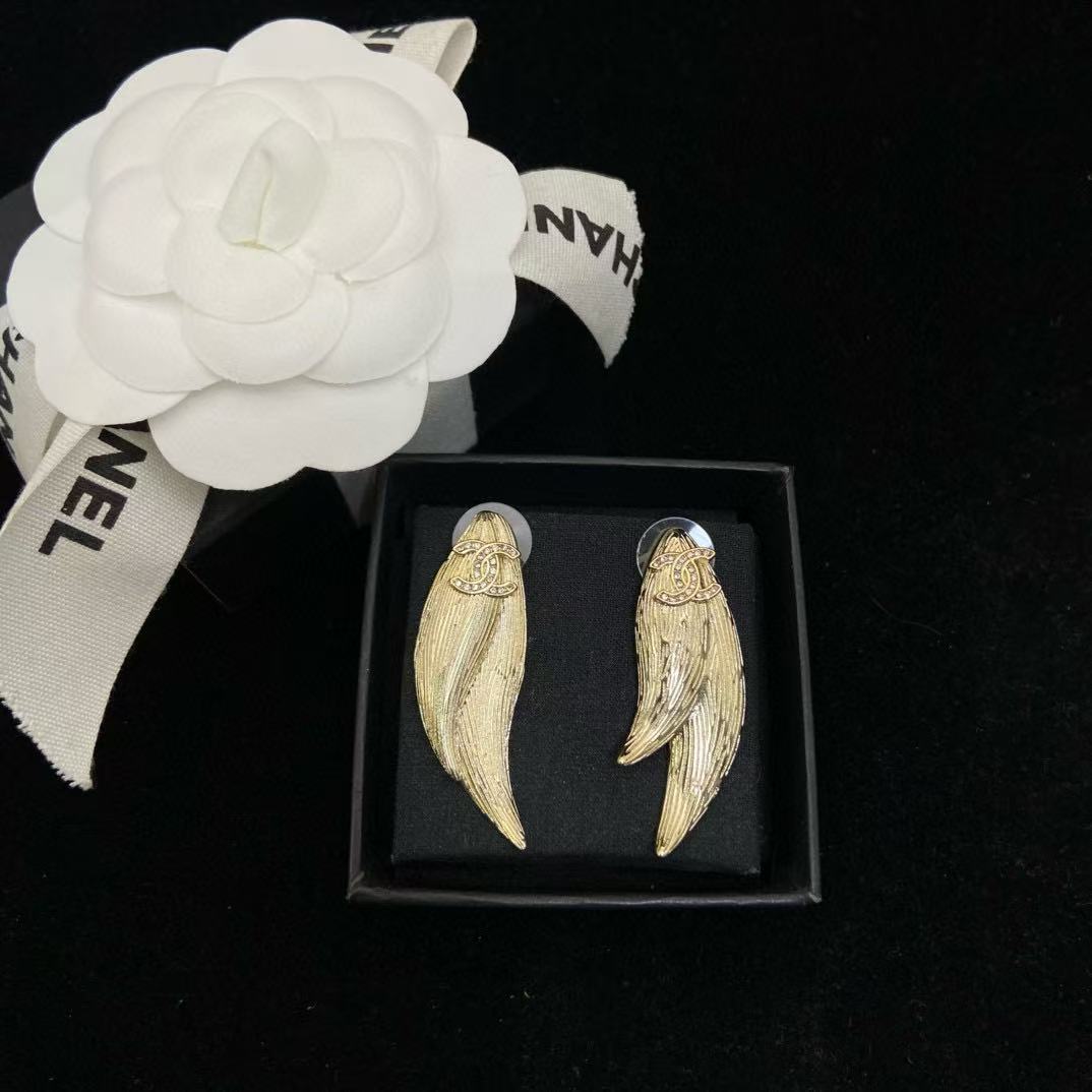 CHANE1 ダブルCフェザーイヤリング【50%割引+送料無料】