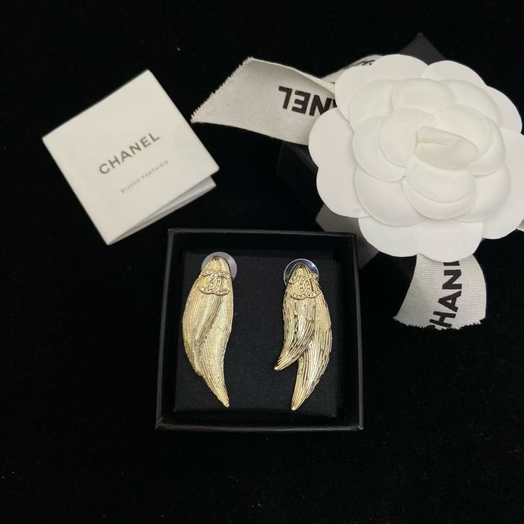 CHANE1 ダブルCフェザーイヤリング【50%割引+送料無料】