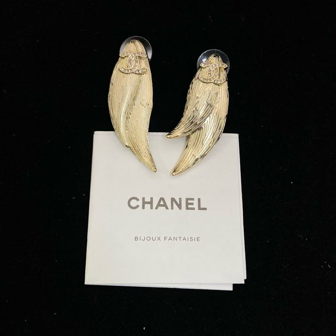CHANE1 ダブルCフェザーイヤリング【50%割引+送料無料】