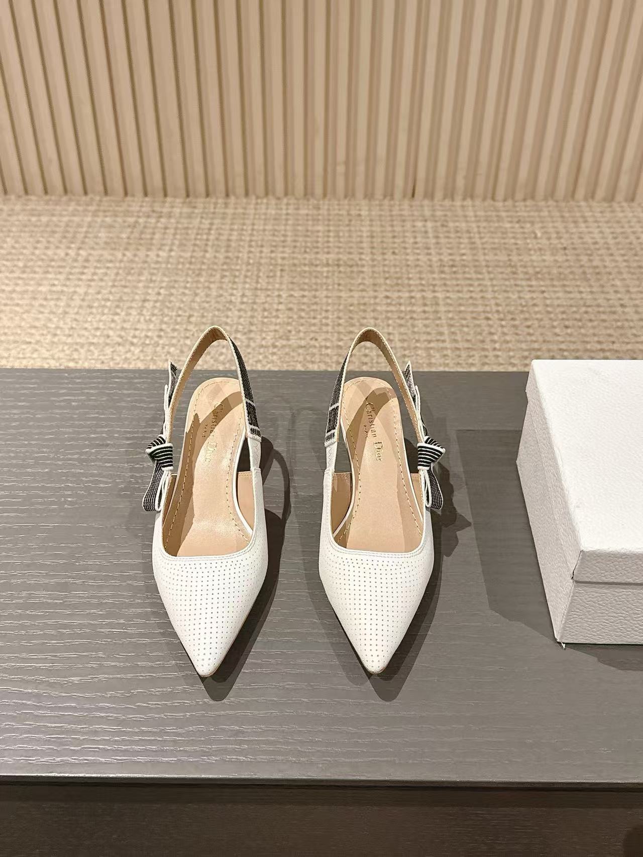 DI0R 高品質刺繍文字ローヒール【50%割引+送料無料】