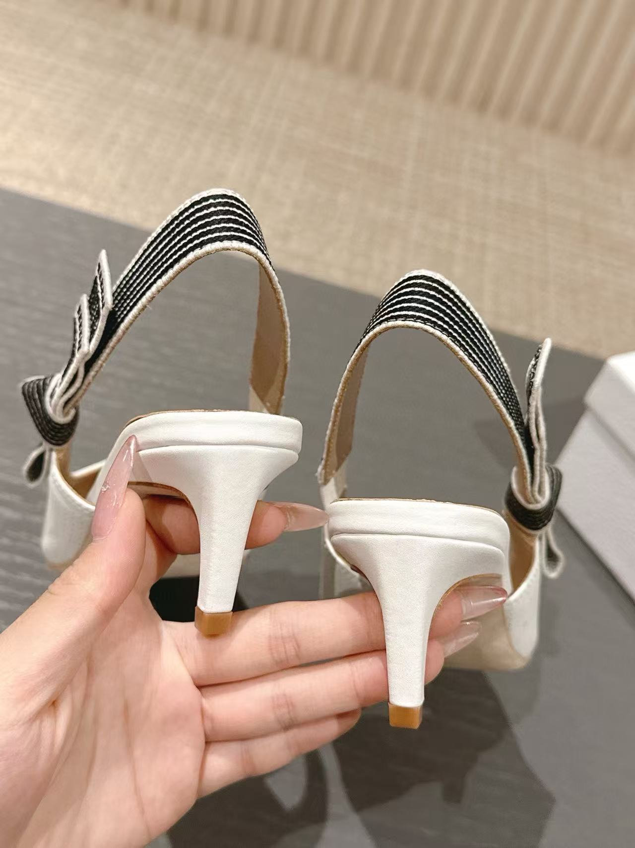 DI0R 高品質刺繍文字ローヒール【50%割引+送料無料】