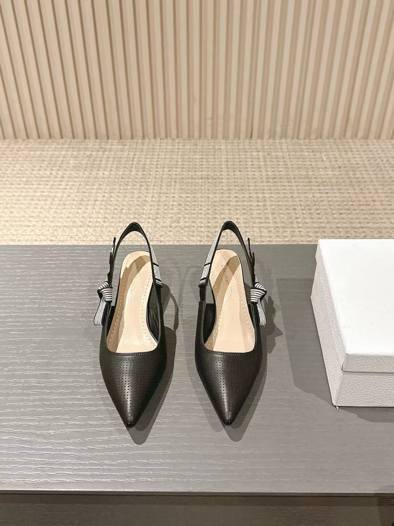 DI0R 高品質刺繍文字ローヒール【50%割引+送料無料】