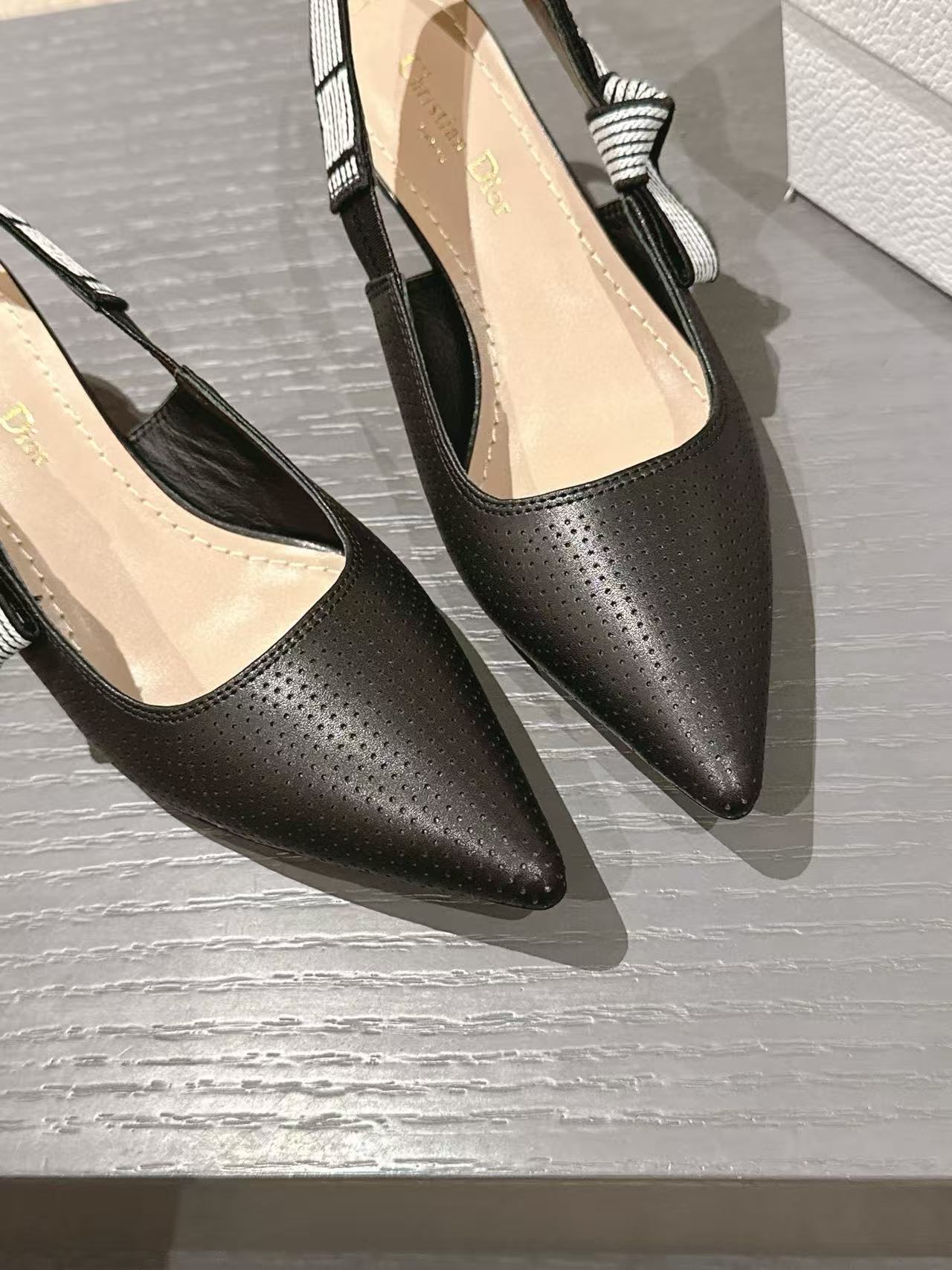 DI0R 高品質刺繍文字ローヒール【50%割引+送料無料】