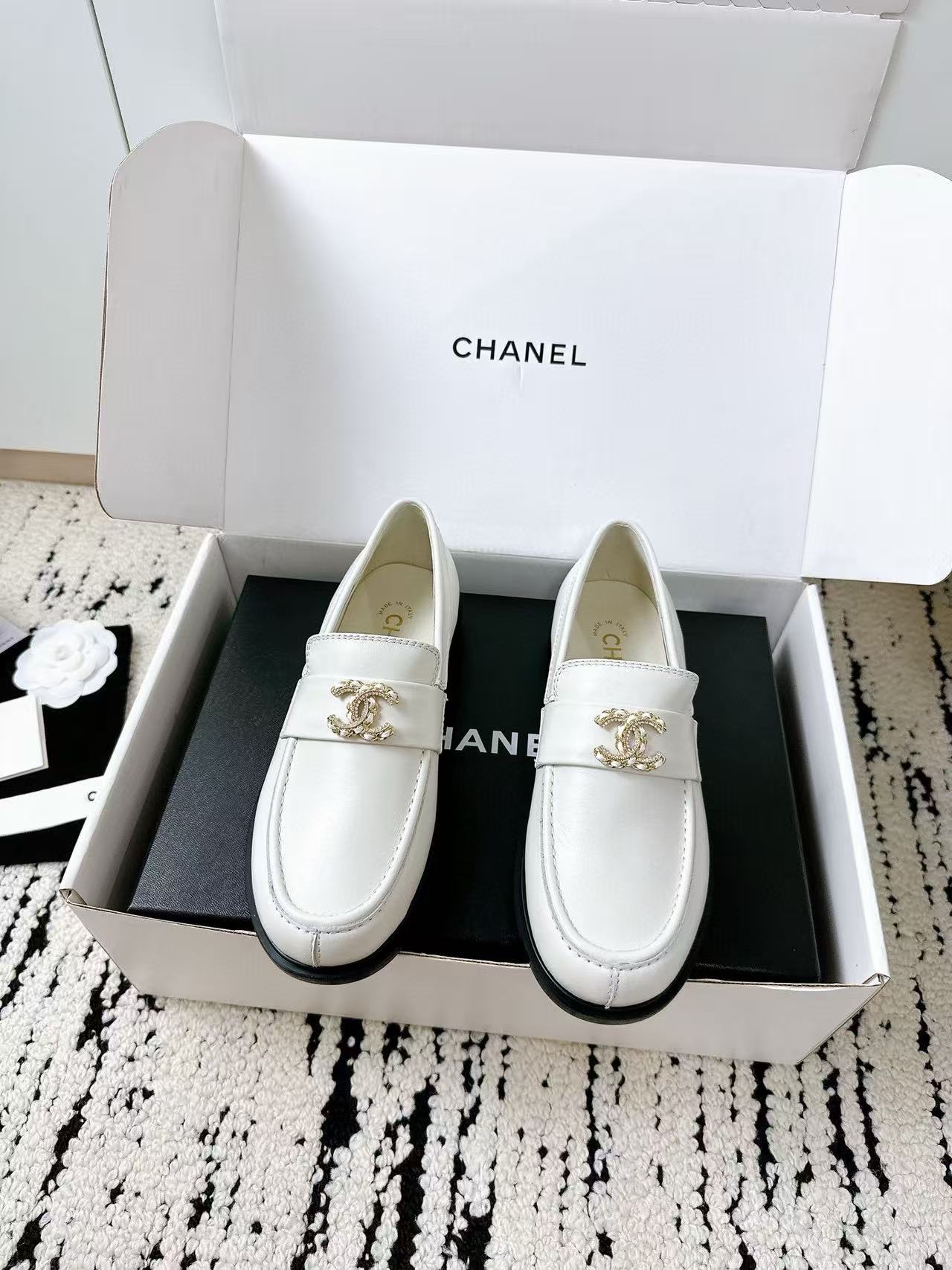 CHANE1 高品質ダブルCシープスキンフラットシューズ【50%割引+送料無料】