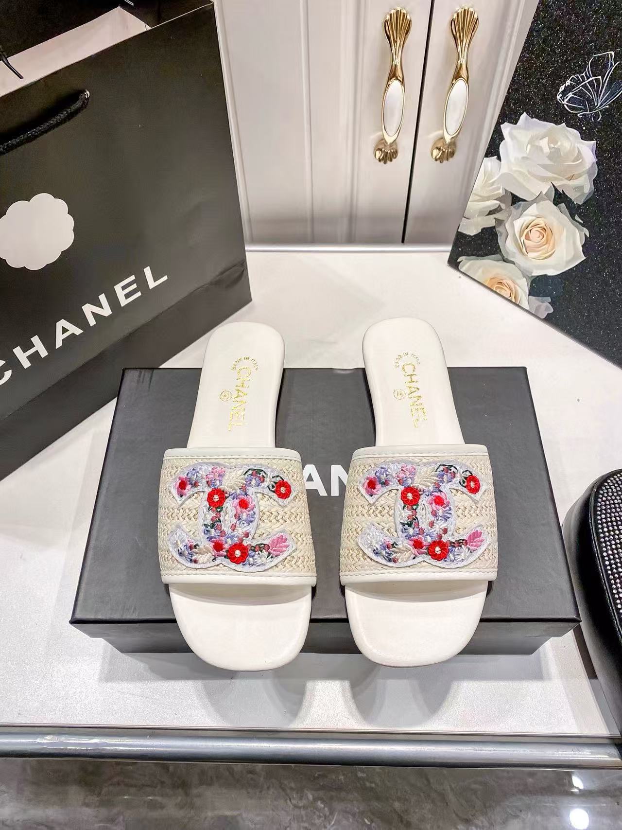 CHANE1 刺繍フラワーダブルCスリッパ【50%割引+送料無料】