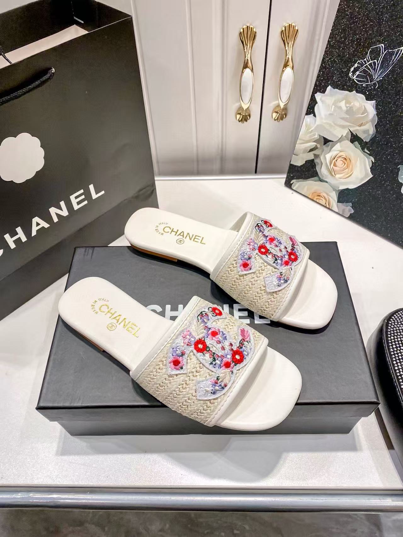 CHANE1 刺繍フラワーダブルCスリッパ【50%割引+送料無料】