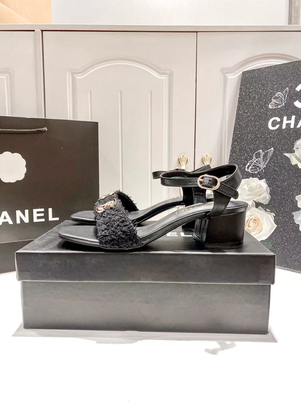 CHANE 1 ダブルC ローヒールサンダル【50%割引+送料無料】