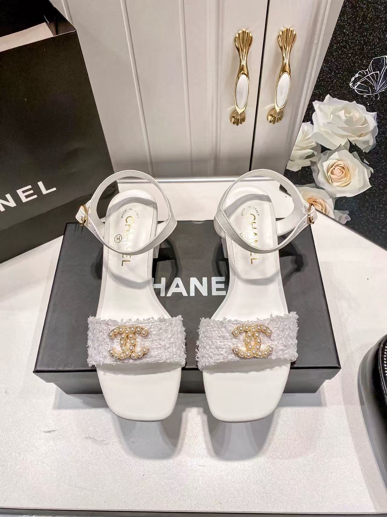 CHANE 1 ダブルC ローヒールサンダル【50%割引+送料無料】