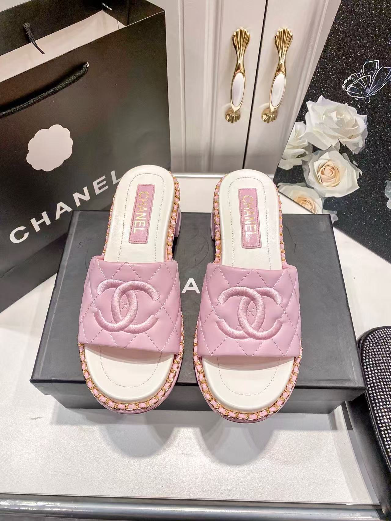 CHANE1 ダブルCチェーン 厚底 ローヒール スリッパ【50％割引+送料無料】