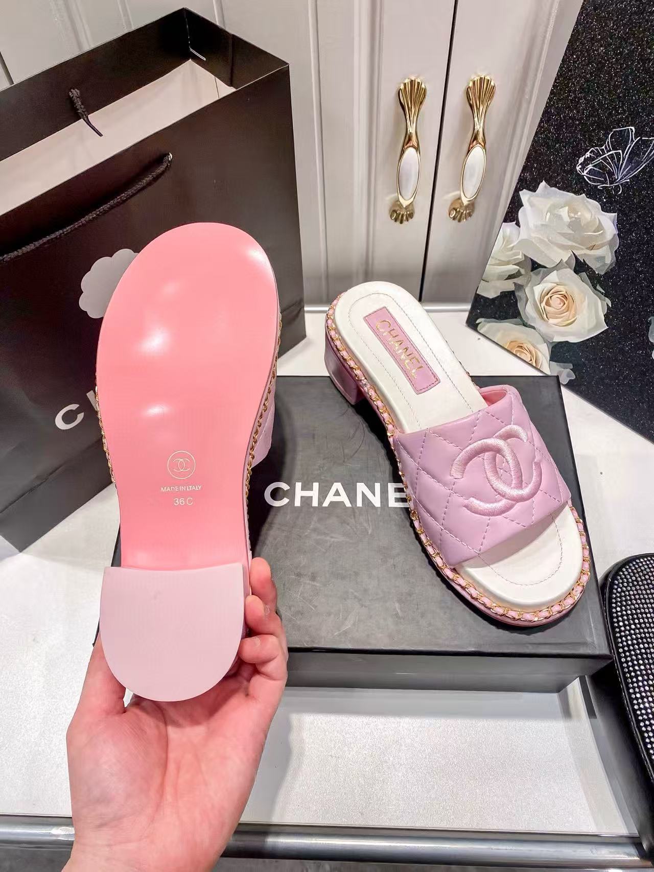 CHANE1 ダブルCチェーン 厚底 ローヒール スリッパ【50％割引+送料無料】