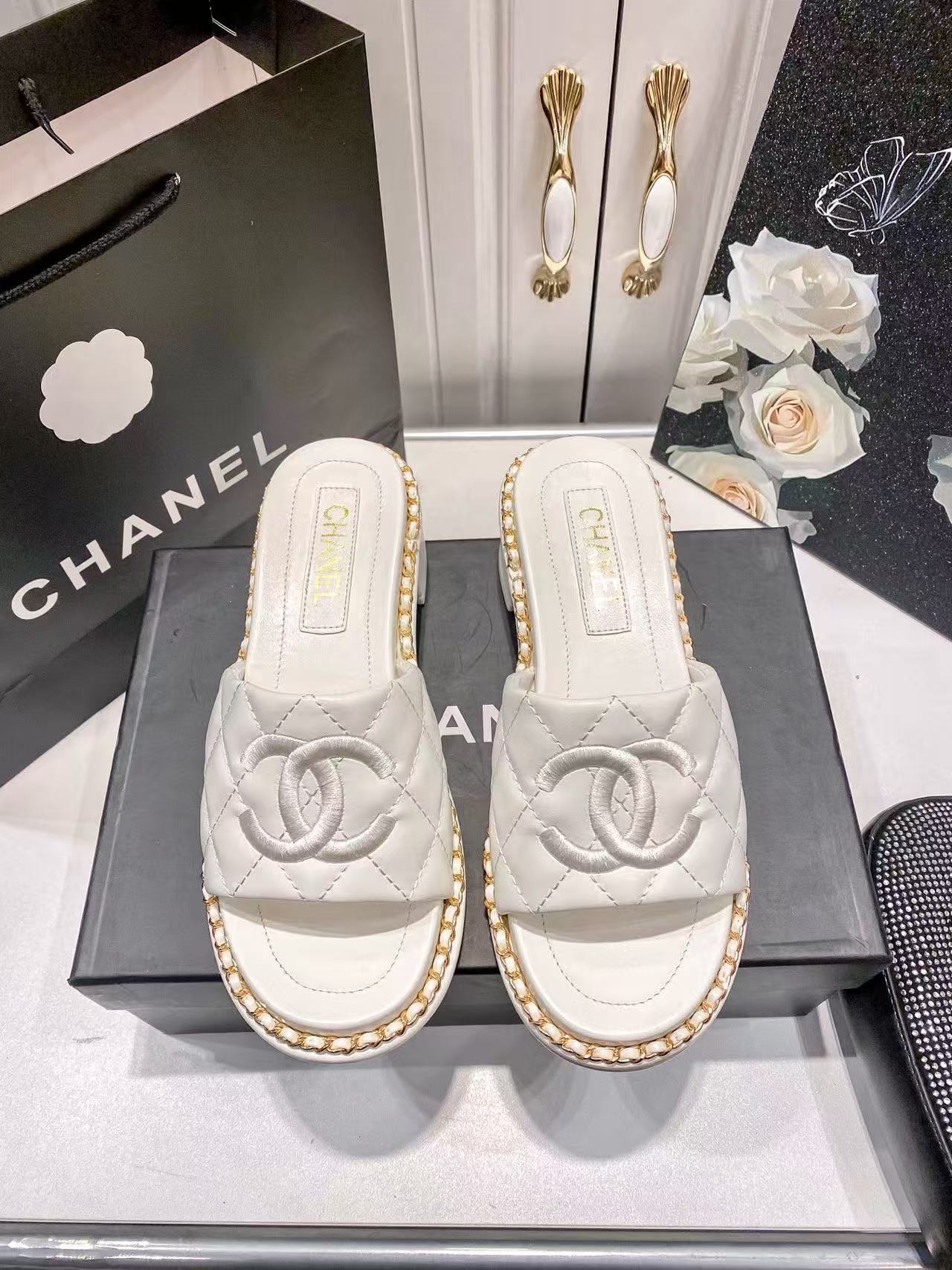 CHANE1 ダブルCチェーン 厚底 ローヒール スリッパ【50％割引+送料無料】