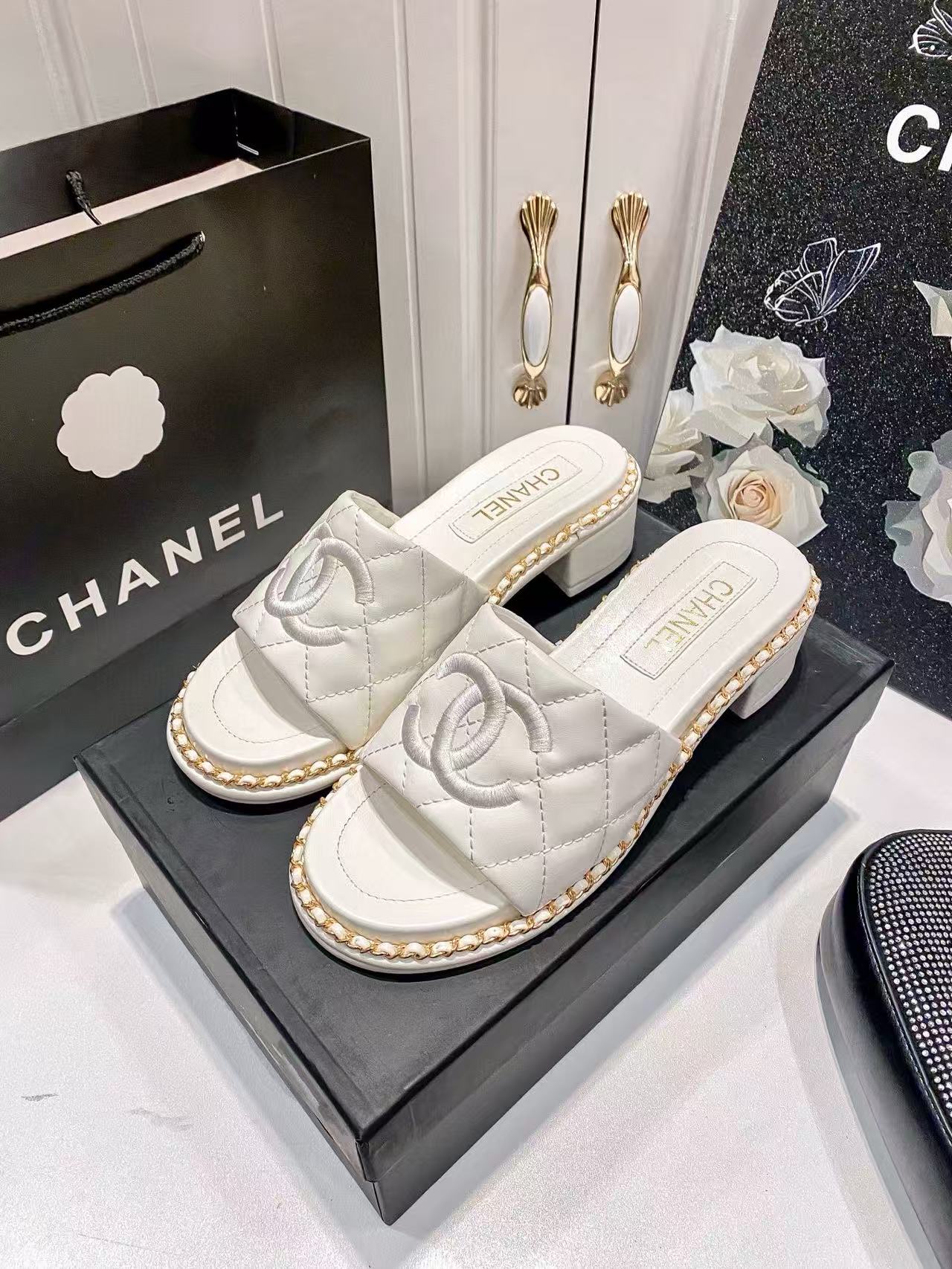 CHANE1 ダブルCチェーン 厚底 ローヒール スリッパ【50％割引+送料無料】