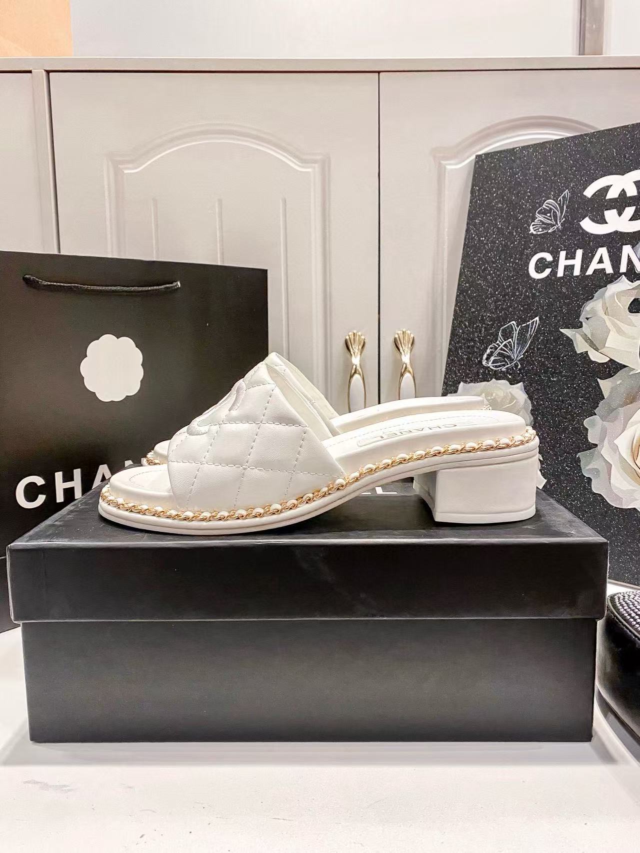 CHANE1 ダブルCチェーン 厚底 ローヒール スリッパ【50％割引+送料無料】