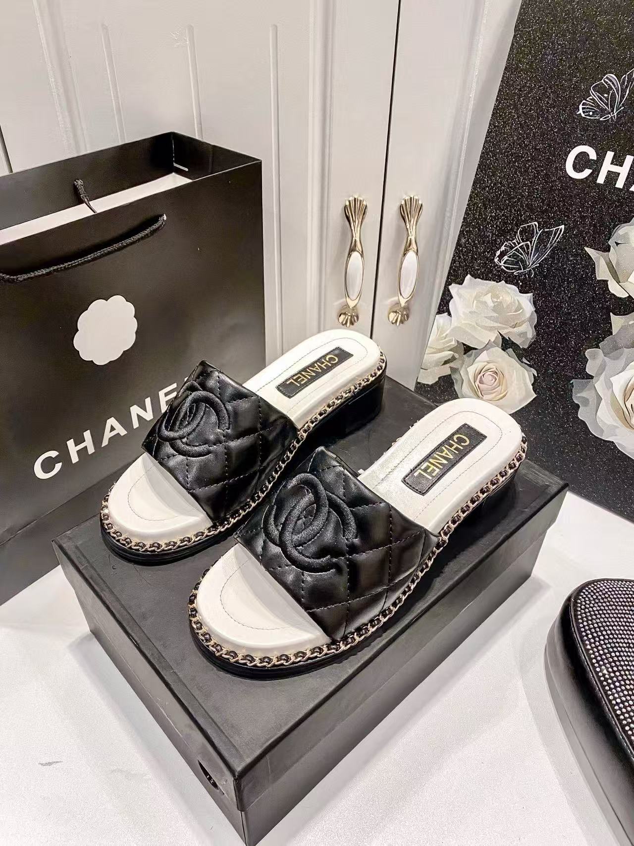 CHANE1 ダブルCチェーン 厚底 ローヒール スリッパ【50％割引+送料無料】