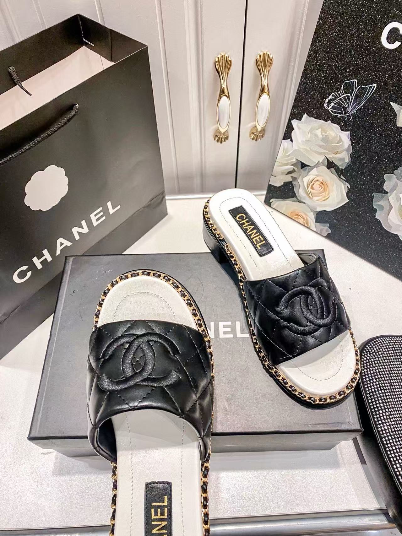 CHANE1 ダブルCチェーン 厚底 ローヒール スリッパ【50％割引+送料無料】