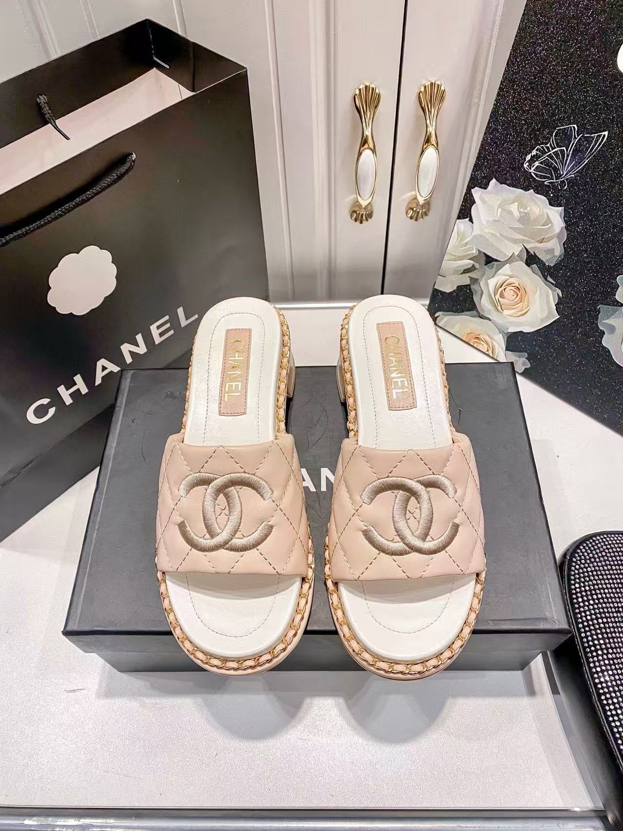 CHANE1 ダブルCチェーン 厚底 ローヒール スリッパ【50％割引+送料無料】