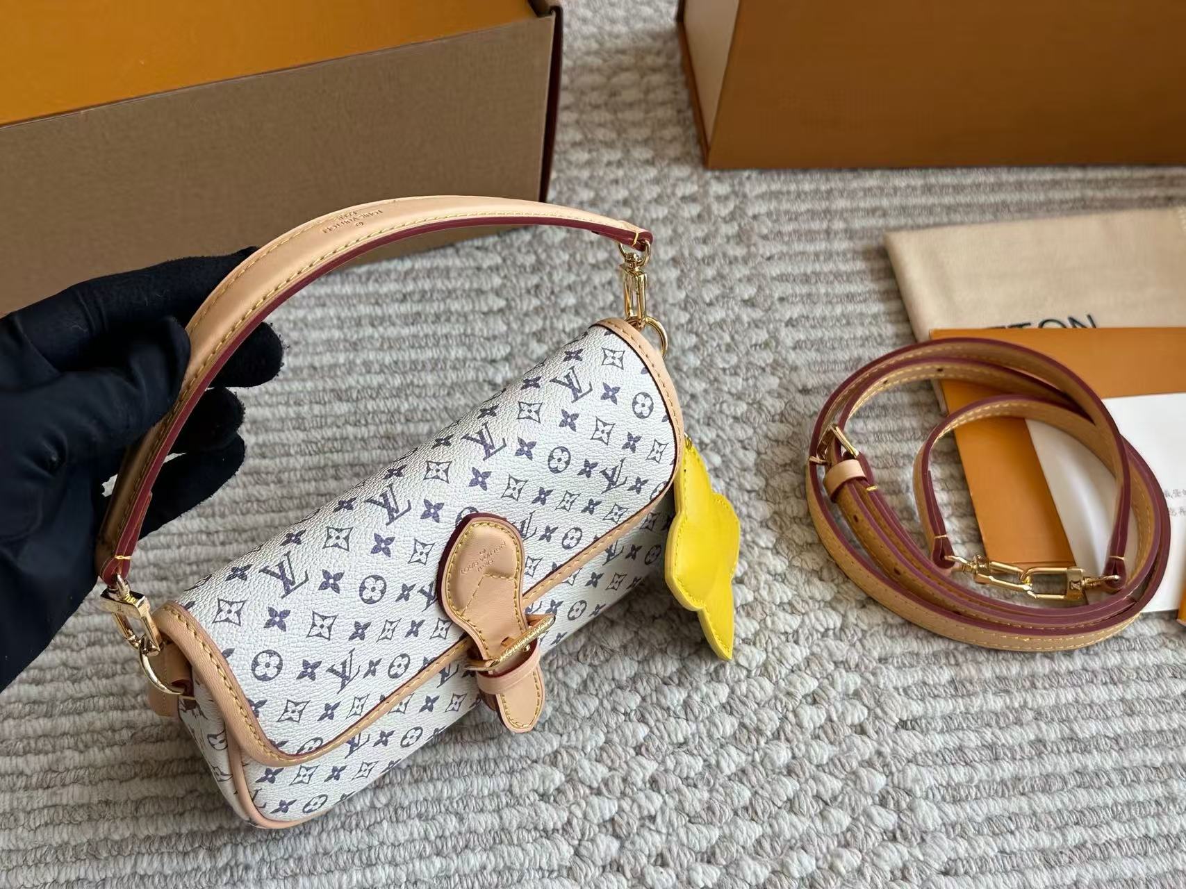 LVバゲットハンドバッグ【50%割引+送料無料】