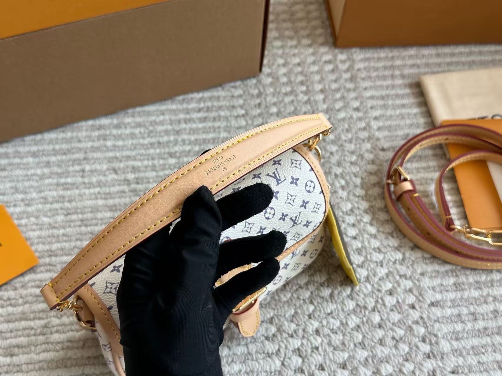 LVバゲットハンドバッグ【50%割引+送料無料】