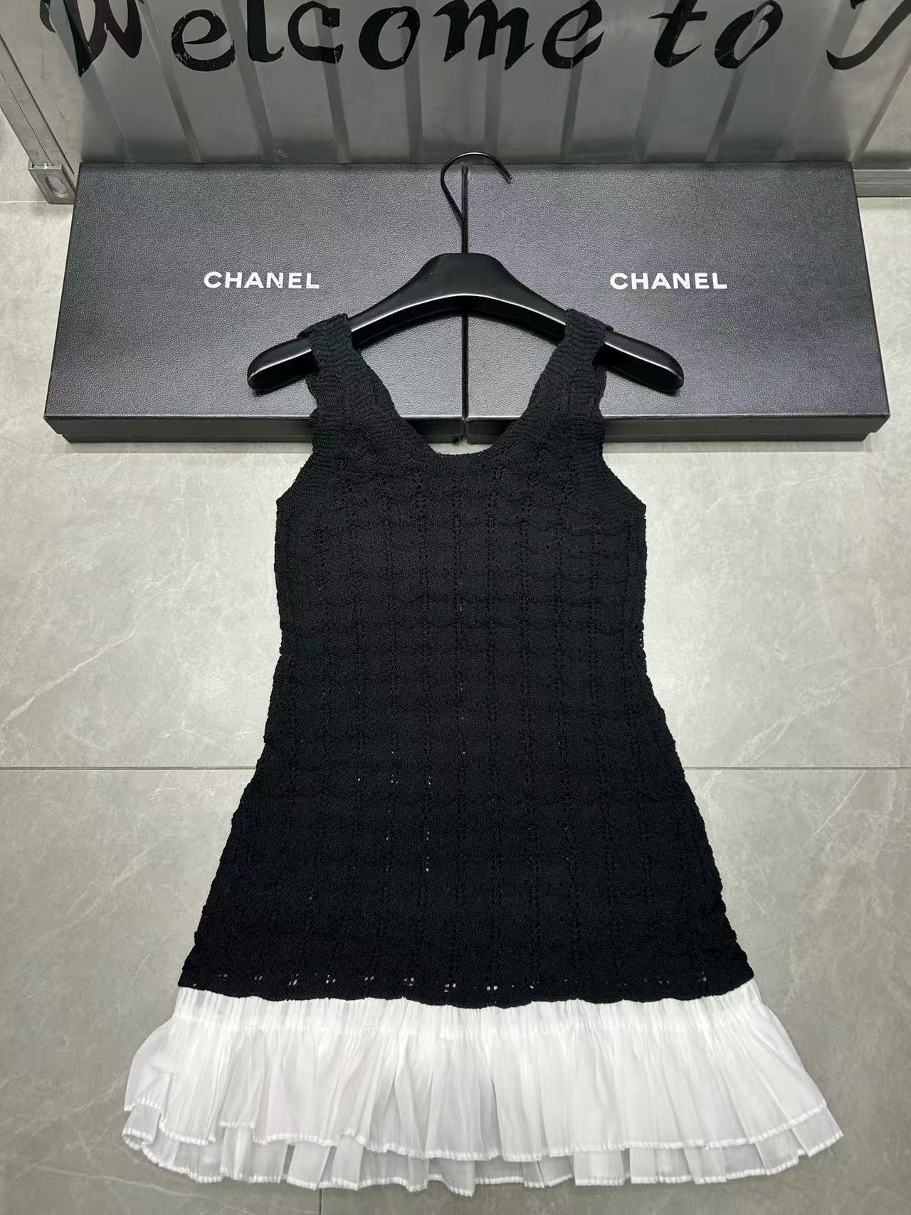 CHANE1 裾フリルウールドレス【50％割引+送料無料】