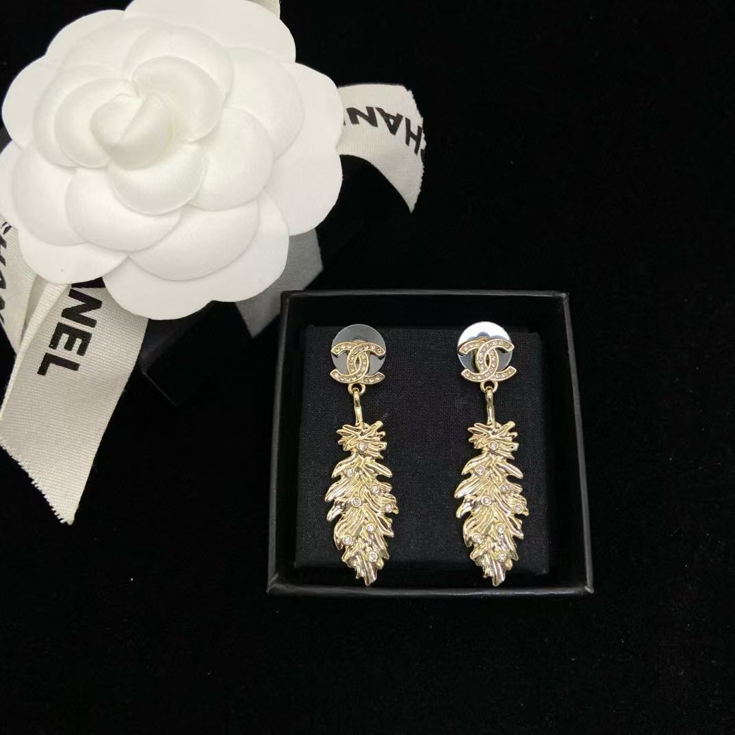 CHANE1 ダブルC フルダイヤモンド フェザーイヤリング【50%割引+送料無料】