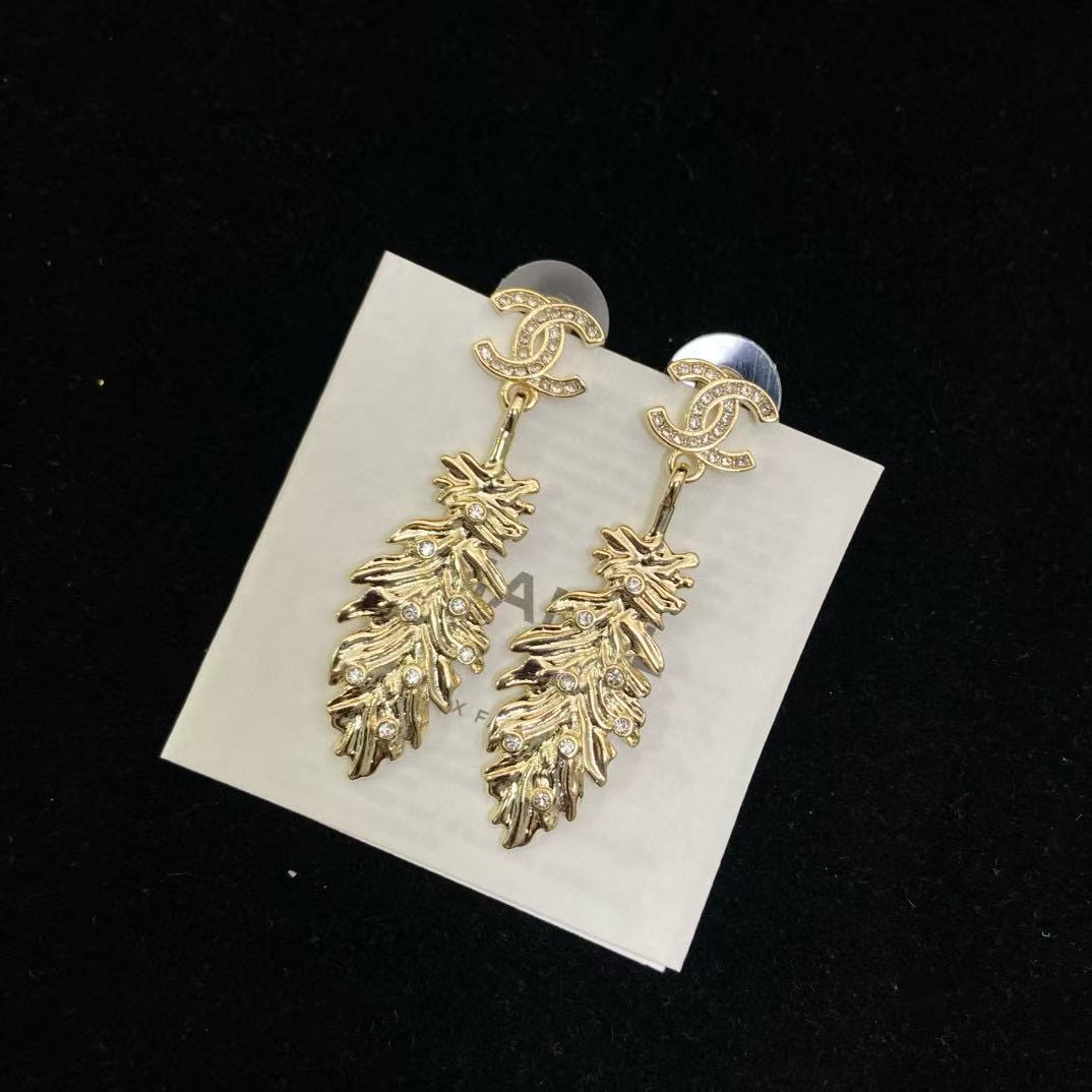CHANE1 ダブルC フルダイヤモンド フェザーイヤリング【50%割引+送料無料】