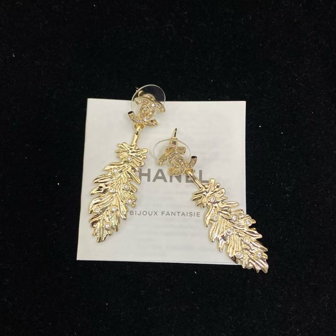 CHANE1 ダブルC フルダイヤモンド フェザーイヤリング【50%割引+送料無料】