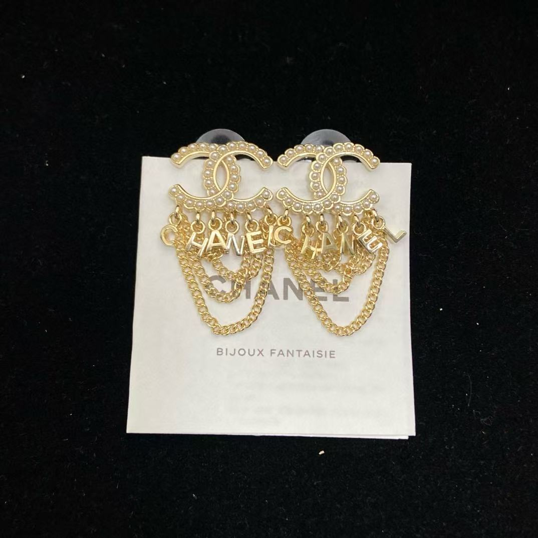 CHANE1 ダブルCタッセルレターイヤリング【50％割引+送料無料】