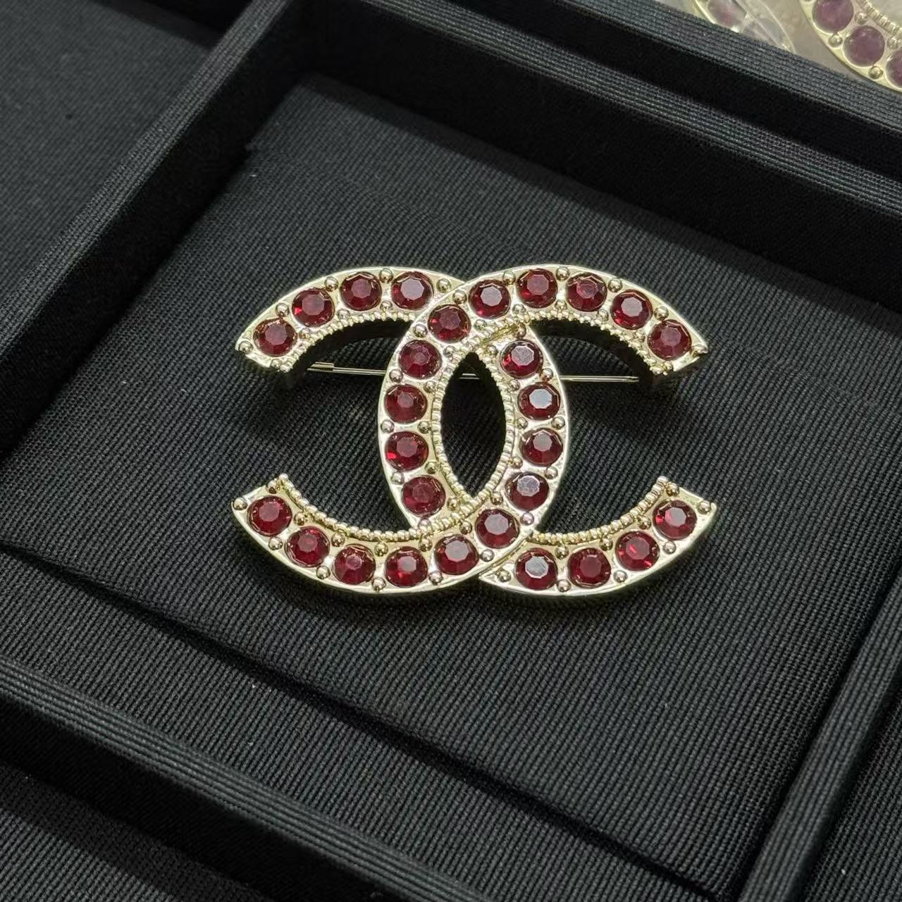 CHANE1 ダブルCルビーブローチ【50％割引+送料無料】