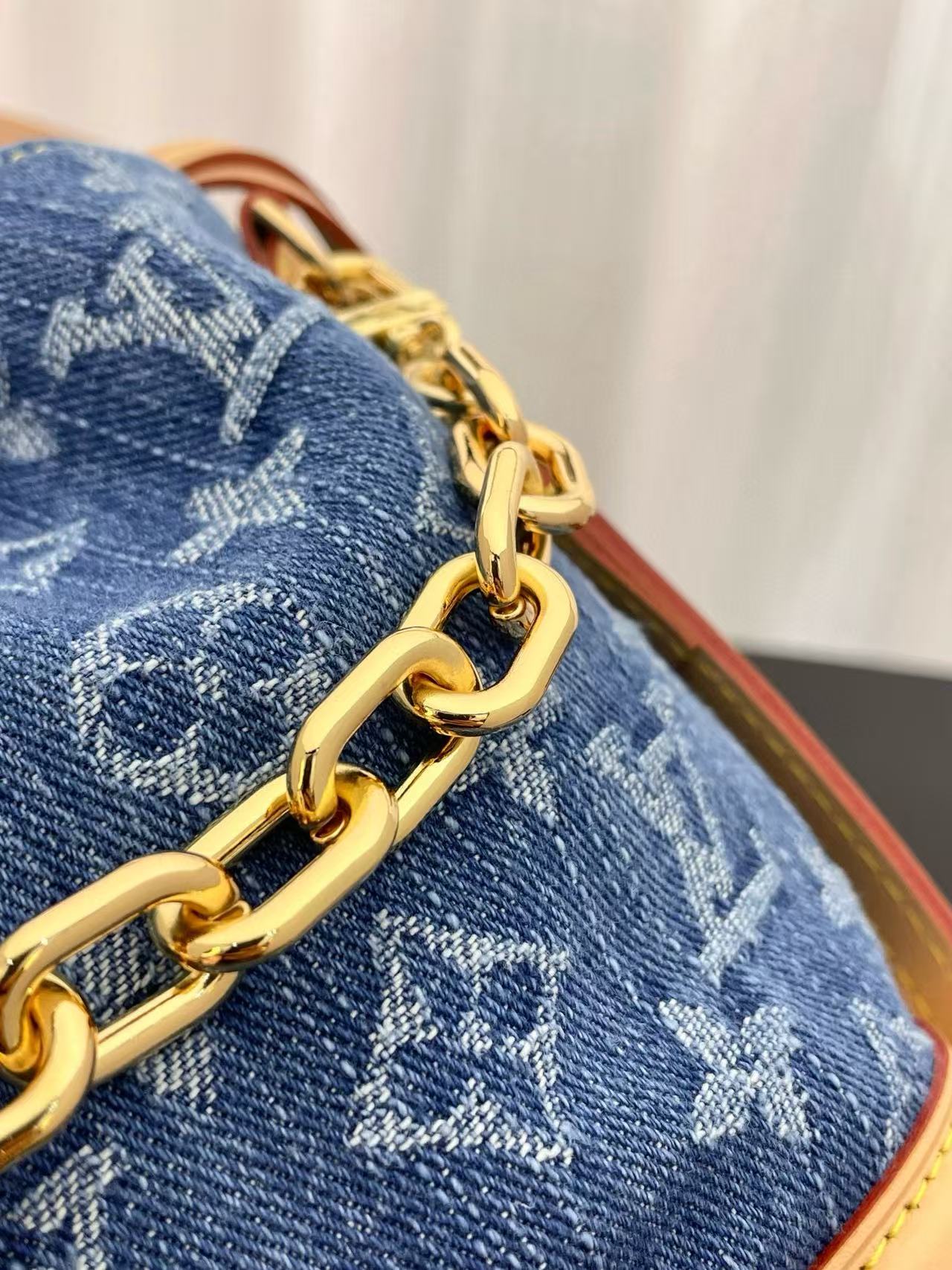 LVチェーンバケットバッグ【50％割引+送料無料】